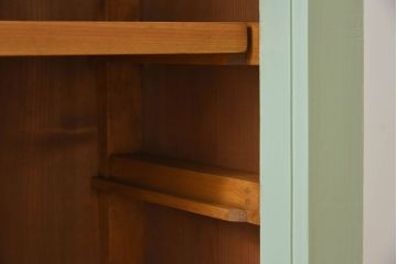 アンティーク家具　アンティークペイント　4枚引き戸　モールガラス戸のおしゃれなローボード