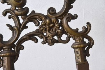 アンティーク雑貨　中古　ビンテージ　真鍮　イタリア製　ロココ様式　特大イーゼル