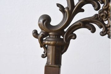 アンティーク雑貨　中古　ビンテージ　真鍮　イタリア製　ロココ様式　特大イーゼル