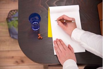 アンティーク家具　檜材　天板一枚板　古い木製のシンプルなサイドテーブル