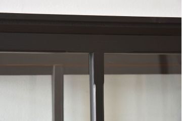 アンティーク家具　アンティーク　脚付き　縦型　上品なペイントガラスケース(2)