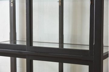 アンティーク家具　アンティーク　脚付き　縦型　上品なペイントガラスケース(2)