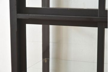 アンティーク家具　アンティーク　脚付き　縦型　上品なペイントガラスケース(2)