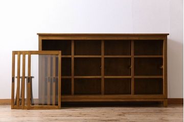 レトロ家具　昭和レトロ　脚付き!古い木製のサイドボード(収納棚)