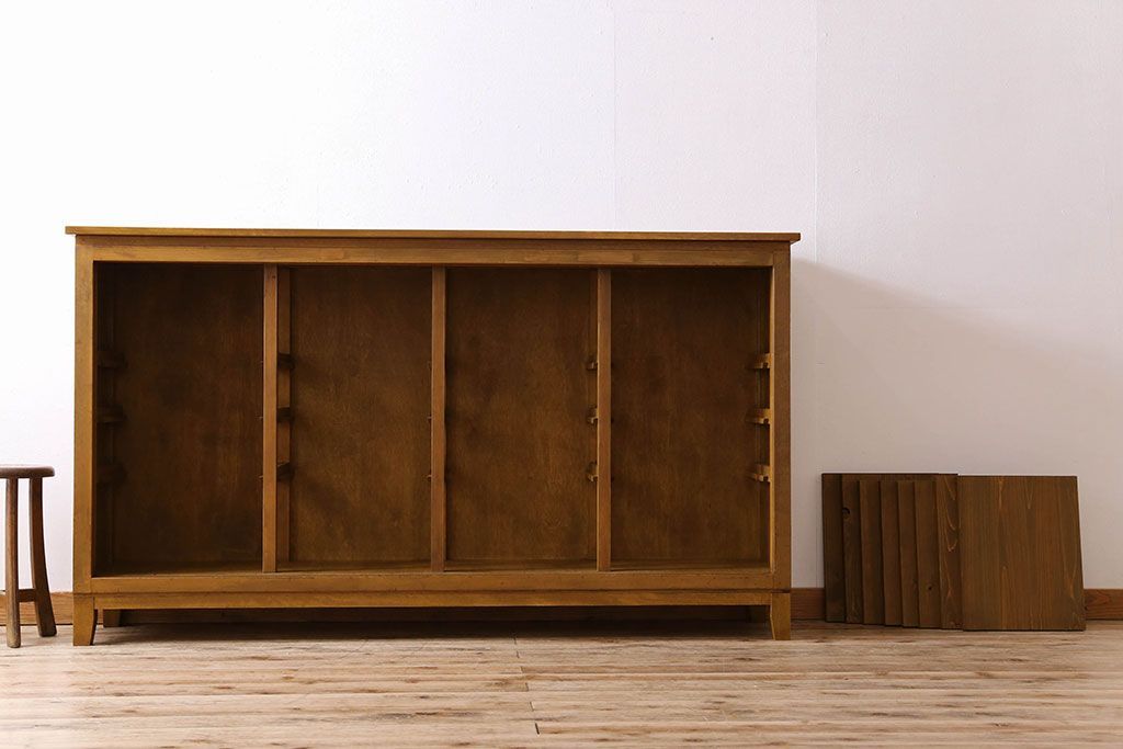 レトロ家具　昭和レトロ　脚付き!古い木製のサイドボード(収納棚)