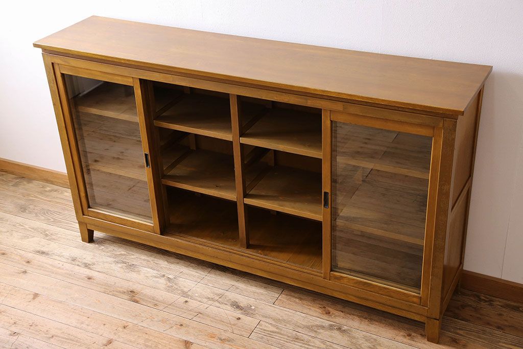 レトロ家具　昭和レトロ　脚付き!古い木製のサイドボード(収納棚)