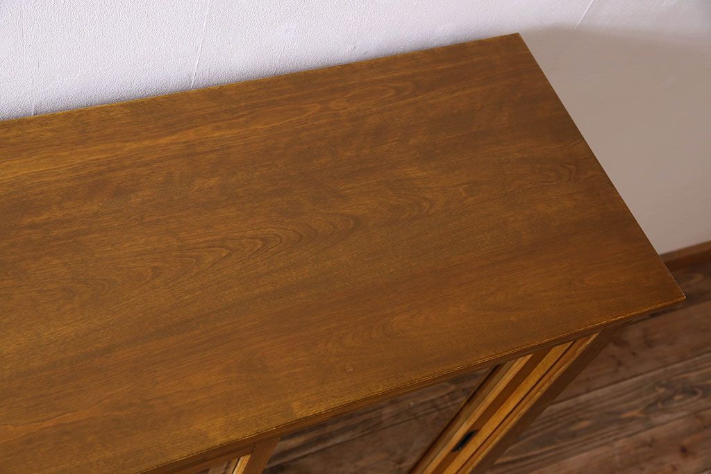 レトロ家具　昭和レトロ　脚付き!古い木製のサイドボード(収納棚)