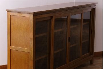 レトロ家具　昭和レトロ　脚付き!古い木製のサイドボード(収納棚)