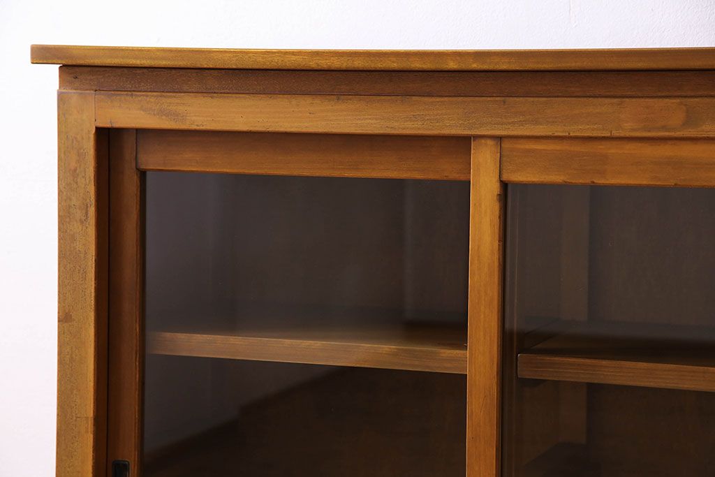 レトロ家具　昭和レトロ　脚付き!古い木製のサイドボード(収納棚)