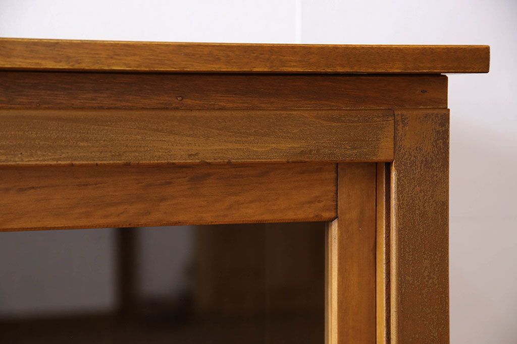 レトロ家具　昭和レトロ　脚付き!古い木製のサイドボード(収納棚)