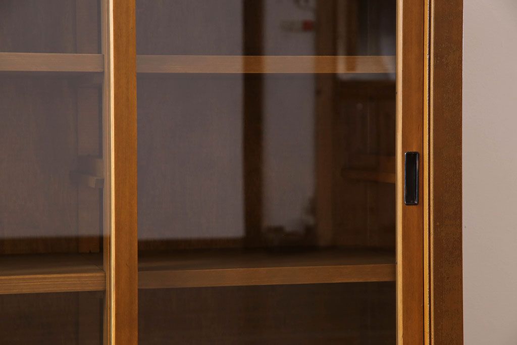 レトロ家具　昭和レトロ　脚付き!古い木製のサイドボード(収納棚)