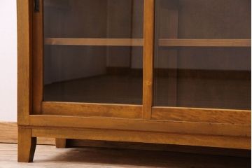 レトロ家具　昭和レトロ　脚付き!古い木製のサイドボード(収納棚)