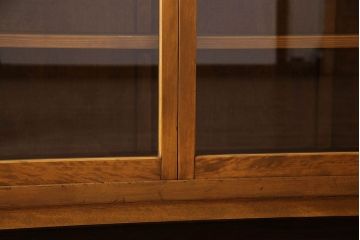 レトロ家具　昭和レトロ　脚付き!古い木製のサイドボード(収納棚)