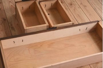 アンティーク家具　明治大正期　古民具・骨董　前面檜材　かくし付き!関西帳場箪笥(1)