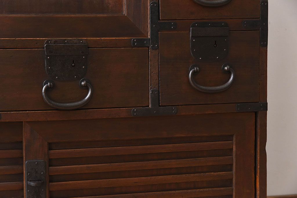 アンティーク家具　明治大正期　古民具・骨董　前面檜材　かくし付き!関西帳場箪笥(1)