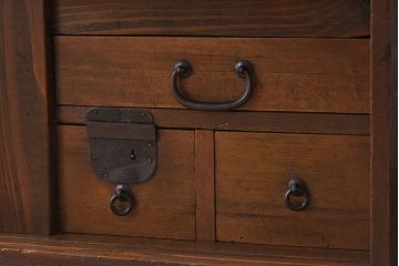 アンティーク家具　明治大正期　古民具・骨董　前面檜材　かくし付き!関西帳場箪笥(1)