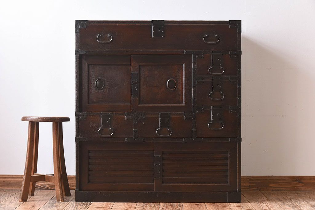 アンティーク家具　明治大正期　古民具・骨董　前面檜材　かくし付き!関西帳場箪笥(2)