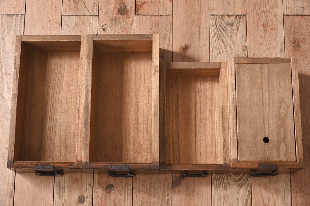 アンティーク家具　明治大正期　古民具・骨董　前面檜材　かくし付き!関西帳場箪笥(2)