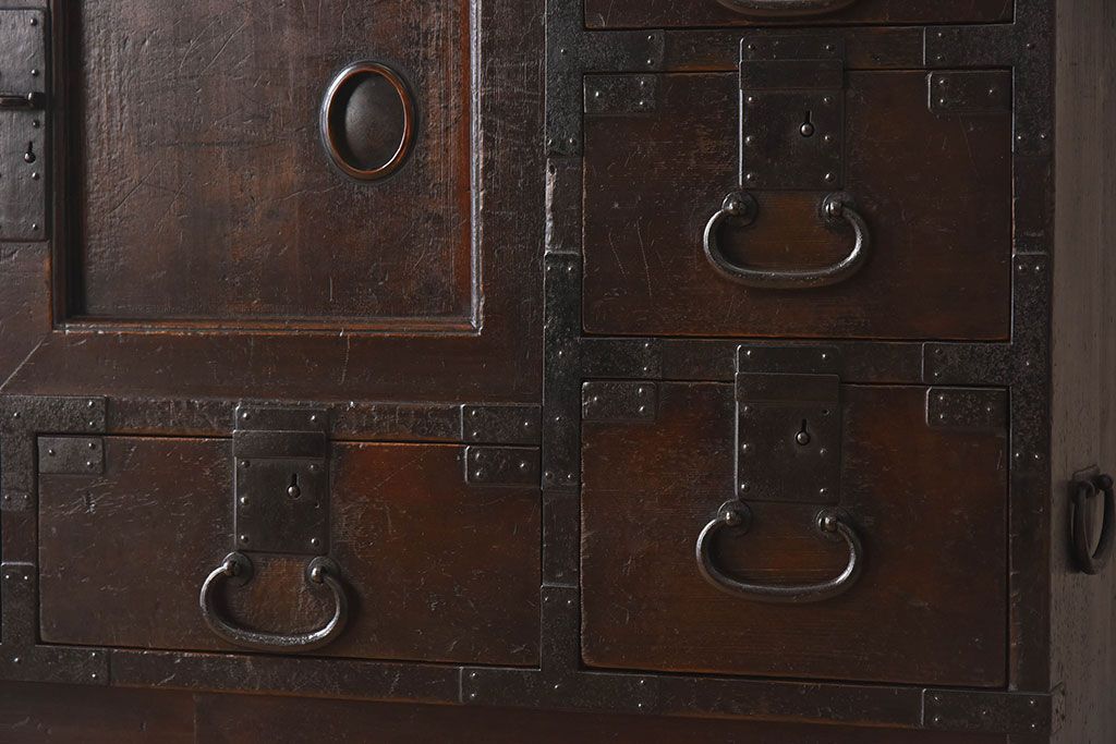 アンティーク家具　明治大正期　古民具・骨董　前面檜材　かくし付き!関西帳場箪笥(2)