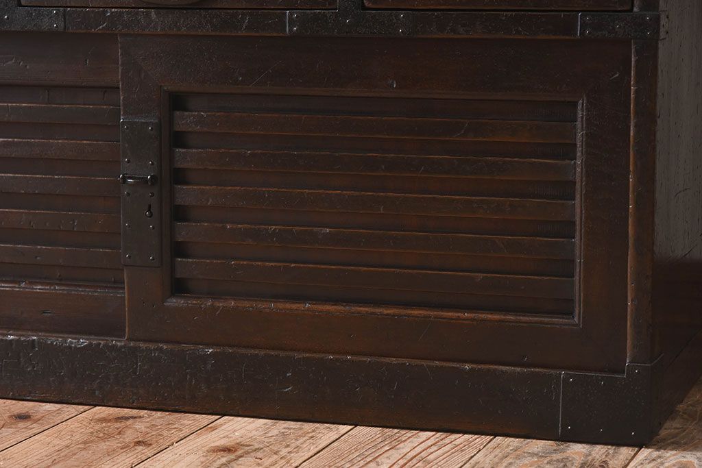 アンティーク家具　明治大正期　古民具・骨董　前面檜材　かくし付き!関西帳場箪笥(2)