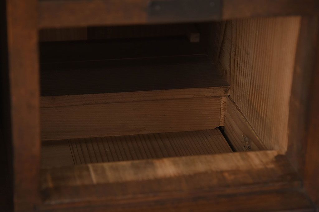 アンティーク家具　明治大正期　古民具・骨董　前面檜材　かくし付き!関西帳場箪笥(2)