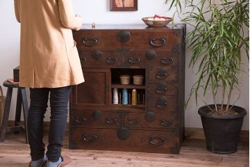 アンティーク家具　明治期　古民具・骨董　前面欅材　玉杢!アンティーク帳場箪笥