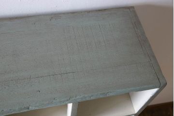 レトロ家具　縦型　アンティークペイント　シンプルでレトロな脚付きマス目棚(収納棚、飾り棚)