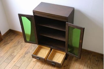 アンティーク家具　色ガラス入り!おしゃれなデザインのアンティーク本箱(ブックケース)　和製アンティーク