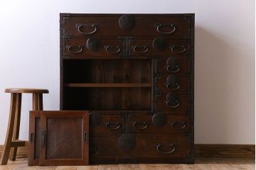 アンティーク家具　丸金具付き　和製アンティーク　前面欅材製の帳場箪笥