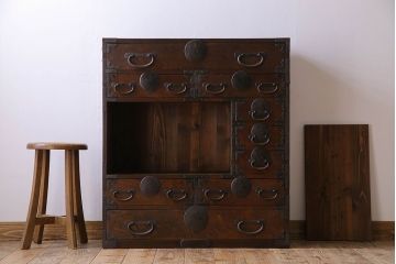 アンティーク家具　丸金具付き　和製アンティーク　前面欅材製の帳場箪笥