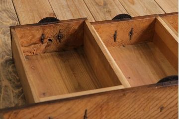 アンティーク家具　丸金具付き　和製アンティーク　前面欅材製の帳場箪笥