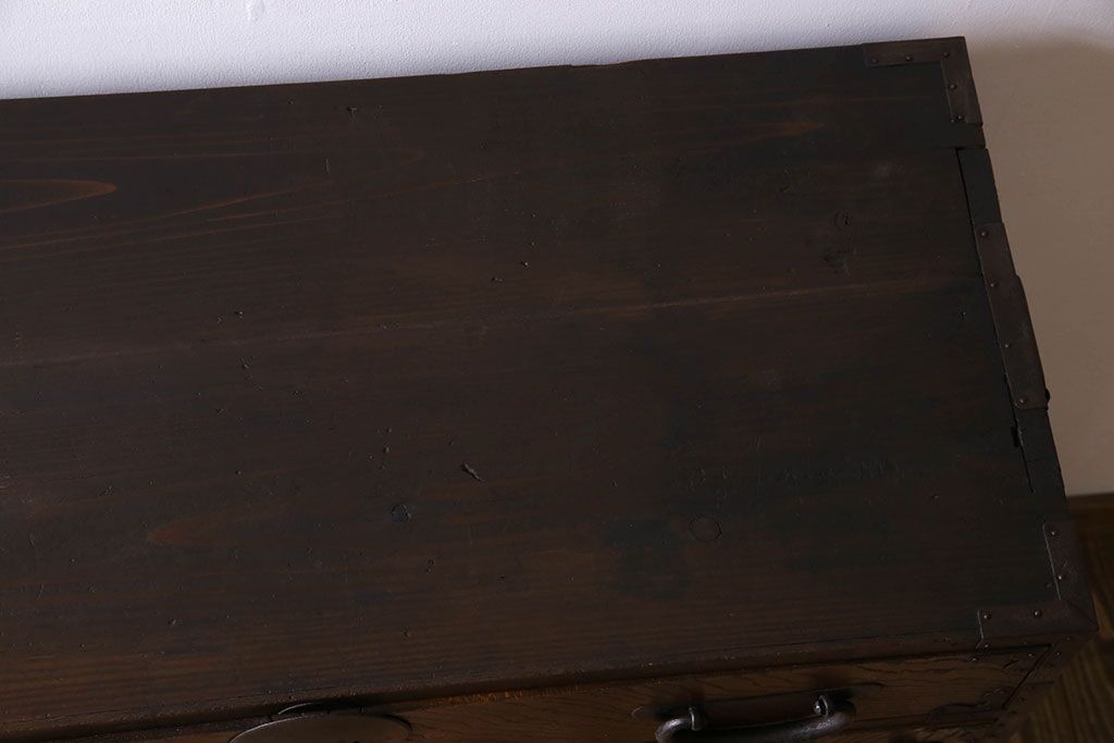 アンティーク家具　丸金具付き　和製アンティーク　前面欅材製の帳場箪笥