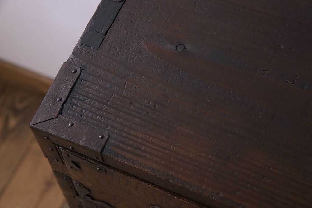 アンティーク家具　丸金具付き　和製アンティーク　前面欅材製の帳場箪笥