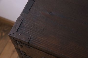 アンティーク家具　丸金具付き　和製アンティーク　前面欅材製の帳場箪笥