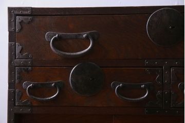 アンティーク家具　丸金具付き　和製アンティーク　前面欅材製の帳場箪笥