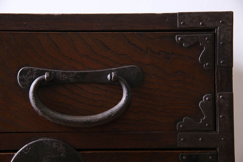 アンティーク家具　丸金具付き　和製アンティーク　前面欅材製の帳場箪笥