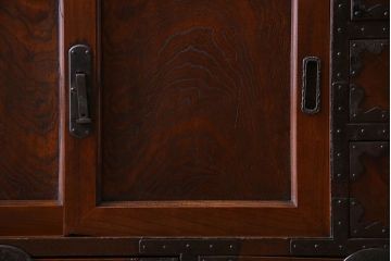 アンティーク家具　丸金具付き　和製アンティーク　前面欅材製の帳場箪笥