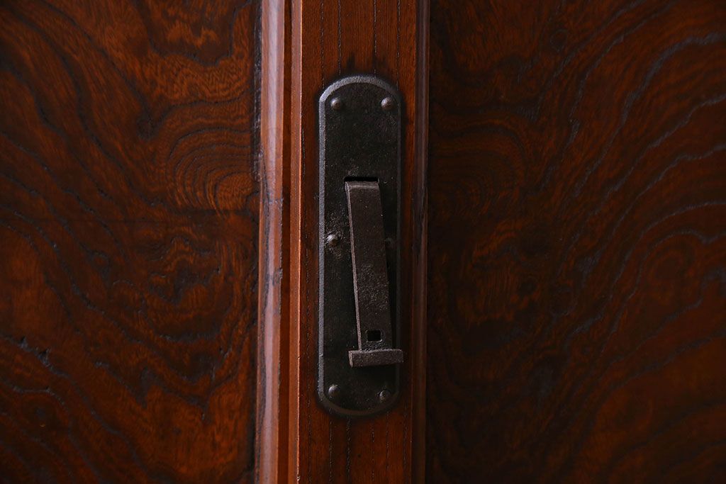 アンティーク家具　丸金具付き　和製アンティーク　前面欅材製の帳場箪笥