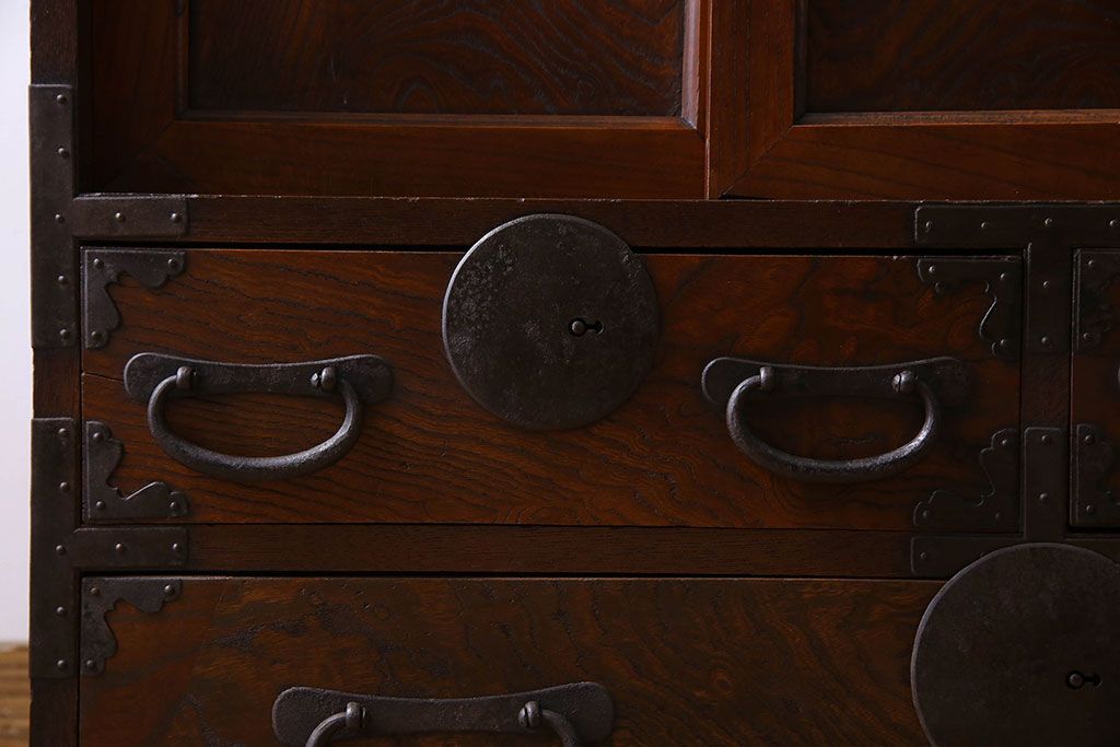 アンティーク家具　丸金具付き　和製アンティーク　前面欅材製の帳場箪笥