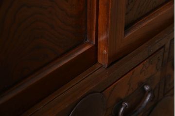 アンティーク家具　丸金具付き　和製アンティーク　前面欅材製の帳場箪笥