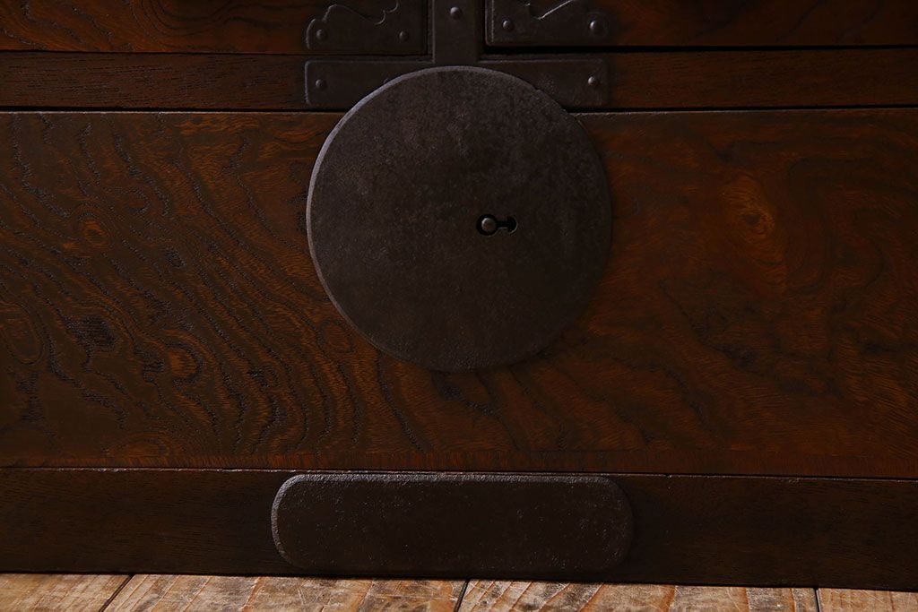 アンティーク家具　丸金具付き　和製アンティーク　前面欅材製の帳場箪笥