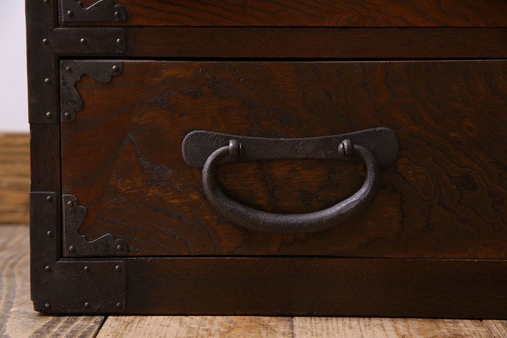 アンティーク家具　丸金具付き　和製アンティーク　前面欅材製の帳場箪笥