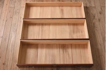 アンティーク家具　和モダン　欅玉杢材　漆塗り　古い衣装箪笥ローボード(1)