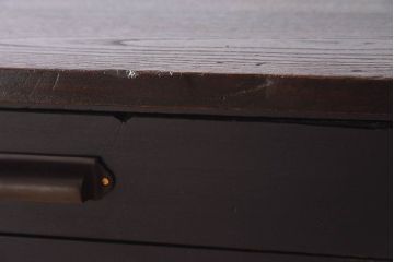 アンティーク家具　天板ナラ材　アンティーク 古い木製の艶消しブラックペイント片袖机