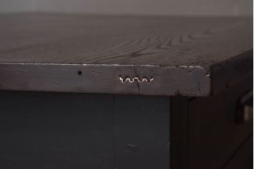 アンティーク家具　天板ナラ材　アンティーク 古い木製の艶消しブラックペイント片袖机