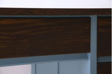 アンティーク家具　天板ナラ材　アンティーク 古い木製のくすんだ水色ペイント片袖机