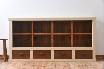 アンティーク家具　アンティークペイント　4枚引き戸　ガラス戸のおしゃれなローボード