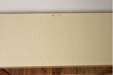 アンティーク家具　アンティークペイント　4枚引き戸　ガラス戸のおしゃれなローボード