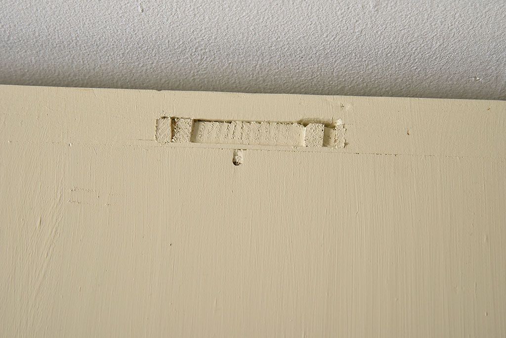 アンティーク家具　アンティークペイント　4枚引き戸　ガラス戸のおしゃれなローボード