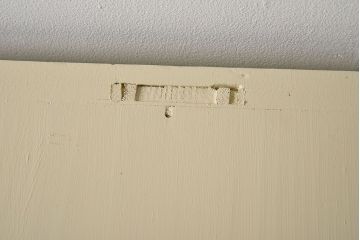 アンティーク家具　アンティークペイント　4枚引き戸　ガラス戸のおしゃれなローボード